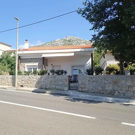 In Starigrad-paklenica 6832 別荘 *