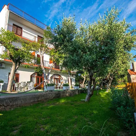 In Starigrad-paklenica 6832 別荘 *