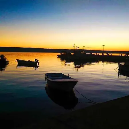 In Starigrad-paklenica 6832 * スタリグラード